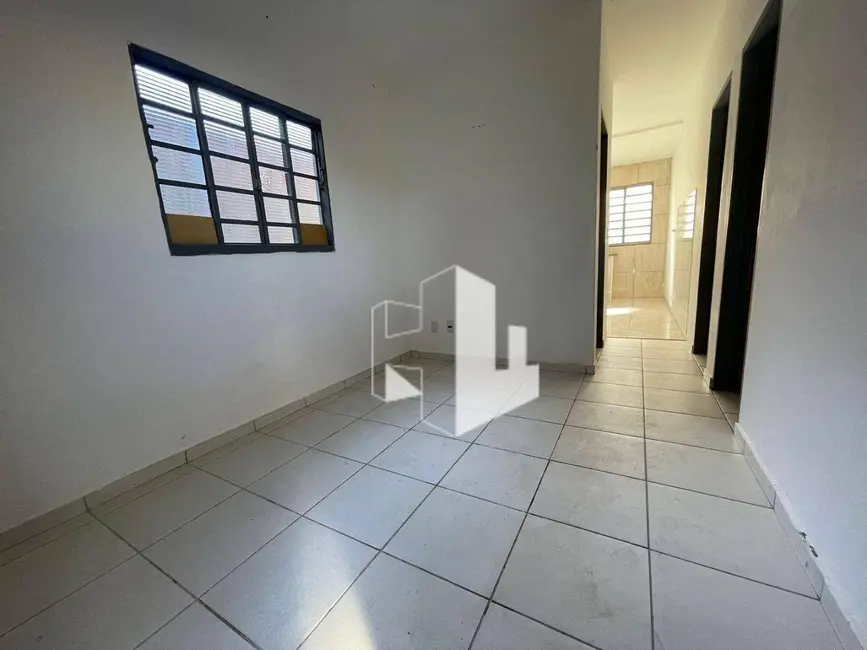 Casa com 2 quartos à venda, 200m2 em Jardim Itatiaia, Jau - SP - imagem 1 Foto 1 de Casa com 2 quartos à venda, 200m2 em Jardim Itatiaia, Jau - SP