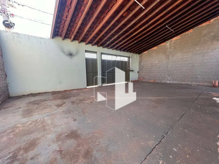 Casa com 2 quartos à venda, 200m2 em Jardim Itatiaia, Jau - SP - imagem 2 Foto 2 de Casa com 2 quartos à venda, 200m2 em Jardim Itatiaia, Jau - SP
