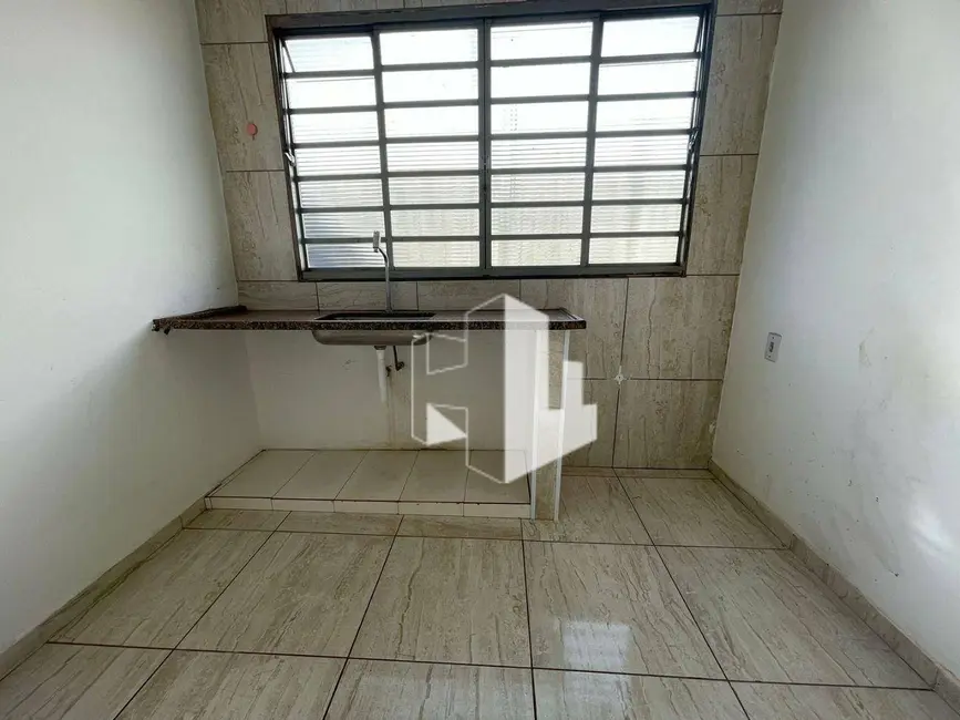 Casa com 2 quartos à venda, 200m2 em Jardim Itatiaia, Jau - SP - imagem 8 Foto 8 de Casa com 2 quartos à venda, 200m2 em Jardim Itatiaia, Jau - SP