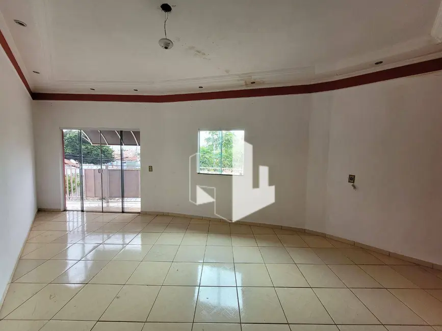Foto 3 de Casa com 2 quartos para alugar, 351m2 em Jardim Cila de Lúcio Bauab, Jau - SP