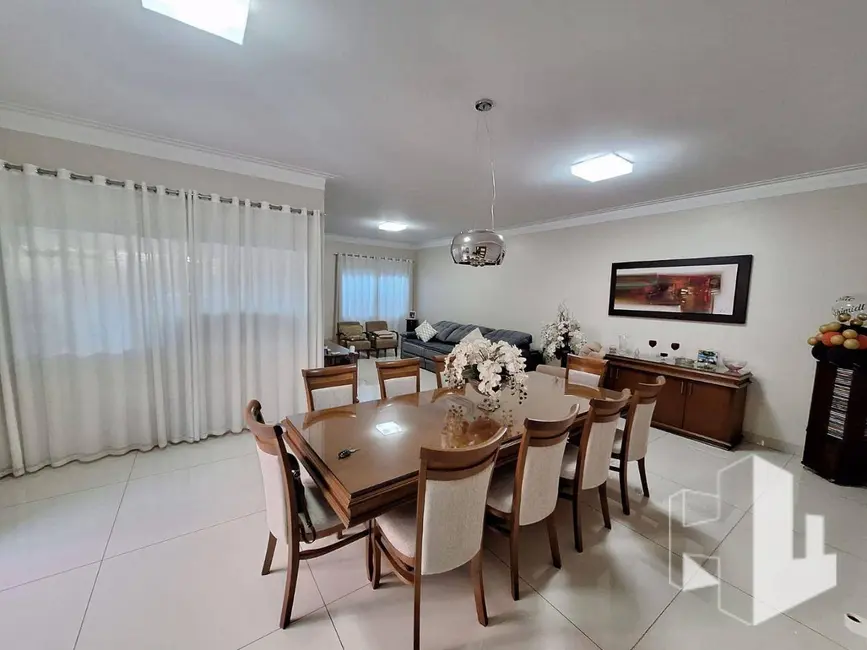 Foto 2 de Casa com 3 quartos à venda, 250m2 em Jardim Estádio, Jau - SP