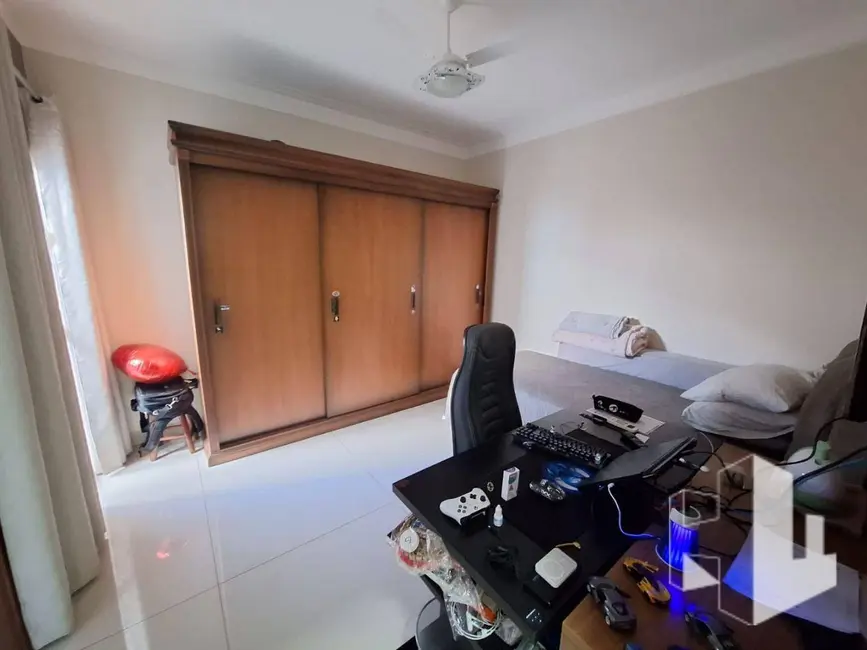 Foto 8 de Casa com 3 quartos à venda, 250m2 em Jardim Estádio, Jau - SP