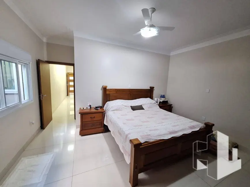 Foto 9 de Casa com 3 quartos à venda, 250m2 em Jardim Estádio, Jau - SP