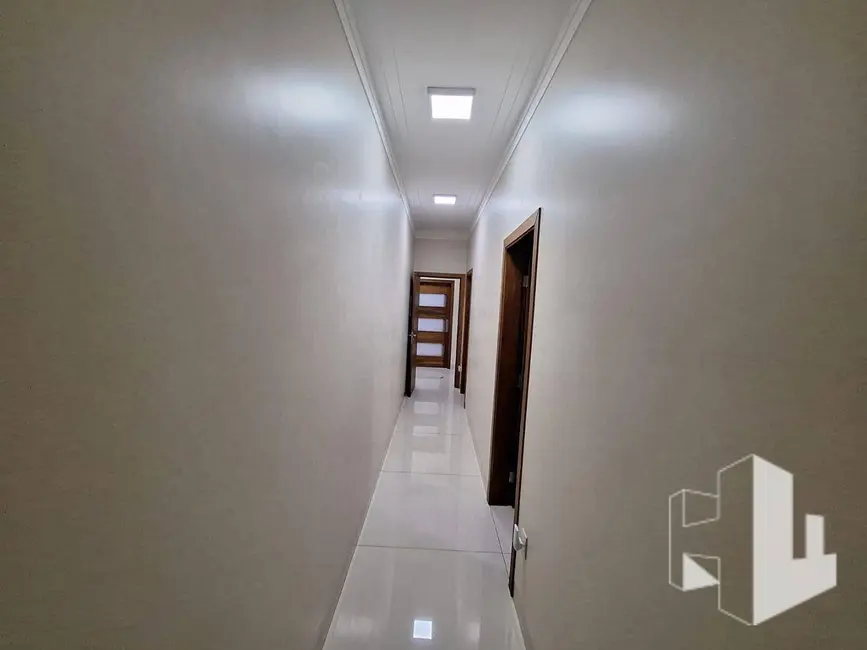 Foto 4 de Casa com 3 quartos à venda, 250m2 em Jardim Estádio, Jau - SP