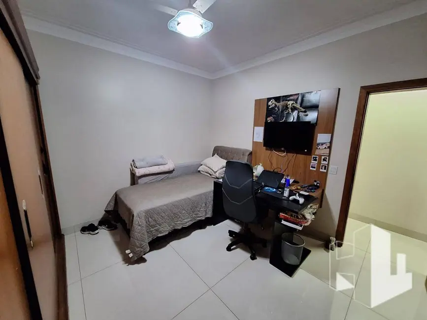 Foto 7 de Casa com 3 quartos à venda, 250m2 em Jardim Estádio, Jau - SP
