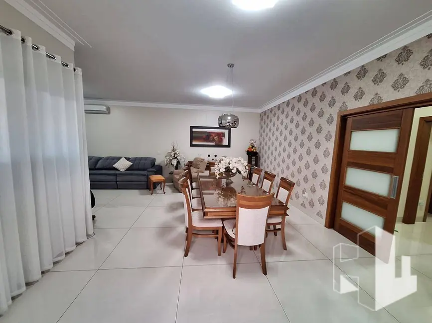 Foto 3 de Casa com 3 quartos à venda, 250m2 em Jardim Estádio, Jau - SP