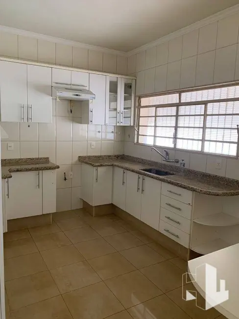 Foto 5 de Casa com 3 quartos à venda, 600m2 em Chácara Peccioli, Jau - SP