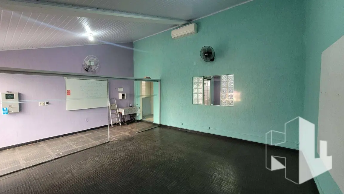 Foto 1 de Sala Comercial para alugar, 15m2 em Jardim Itamarati, Jau - SP