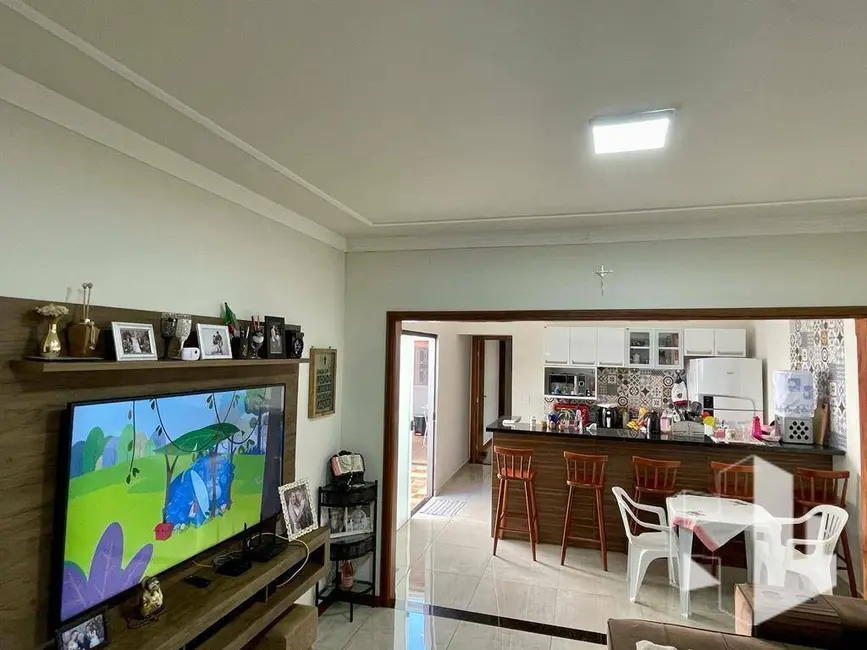 Foto 2 de Casa com 2 quartos à venda, 140m2 em Jardim Cila de Lúcio Bauab, Jau - SP