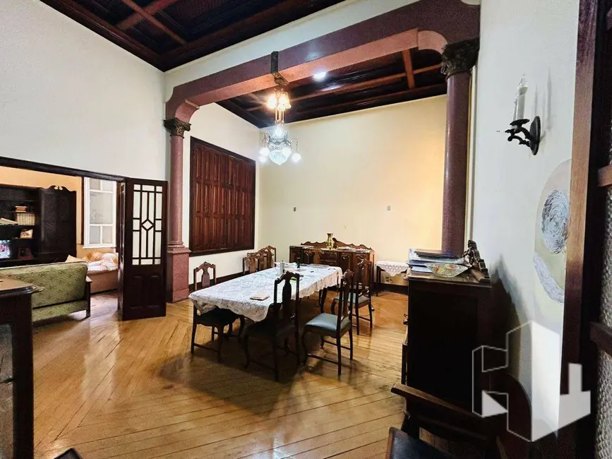 Foto 5 de Casa com 4 quartos à venda e para alugar, 950m2 em Centro, Jau - SP