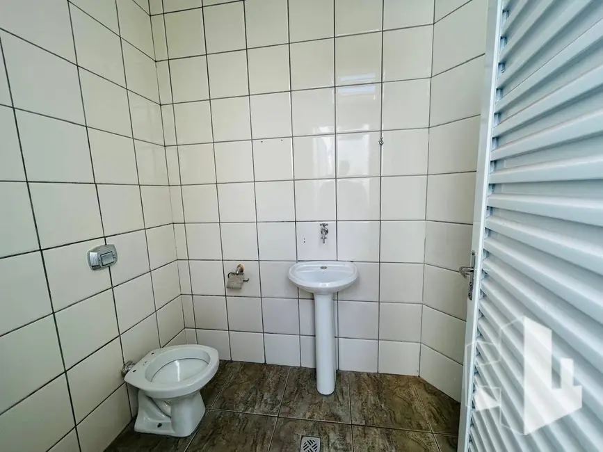 Sala Comercial para alugar, 250m2 em Jardim Regina, Jau - SP - imagem 4 Foto 4 de Sala Comercial para alugar, 250m2 em Jardim Regina, Jau - SP