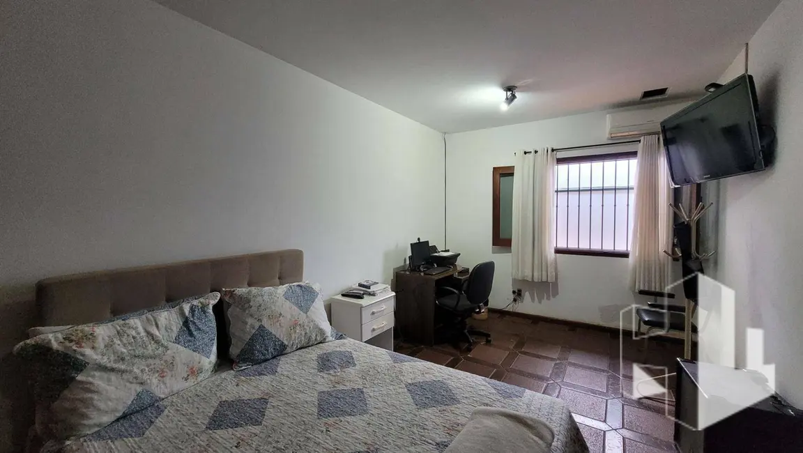 Foto 9 de Casa com 4 quartos à venda e para alugar, 500m2 em Jardim Estádio, Jau - SP