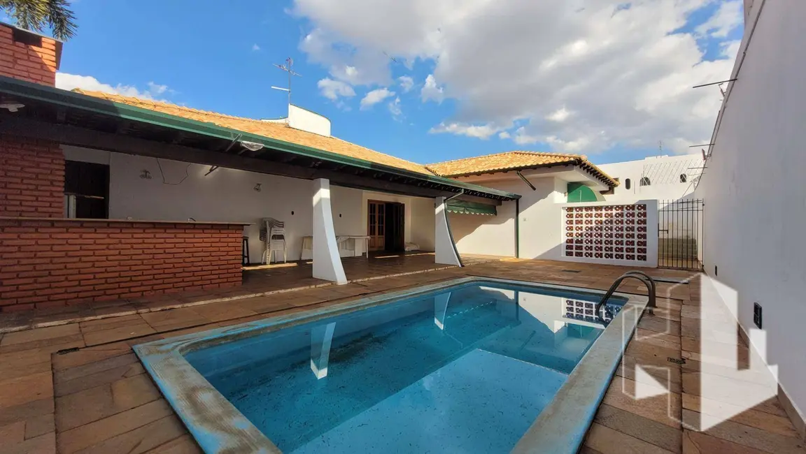 Foto 1 de Casa com 4 quartos à venda e para alugar, 500m2 em Jardim Estádio, Jau - SP