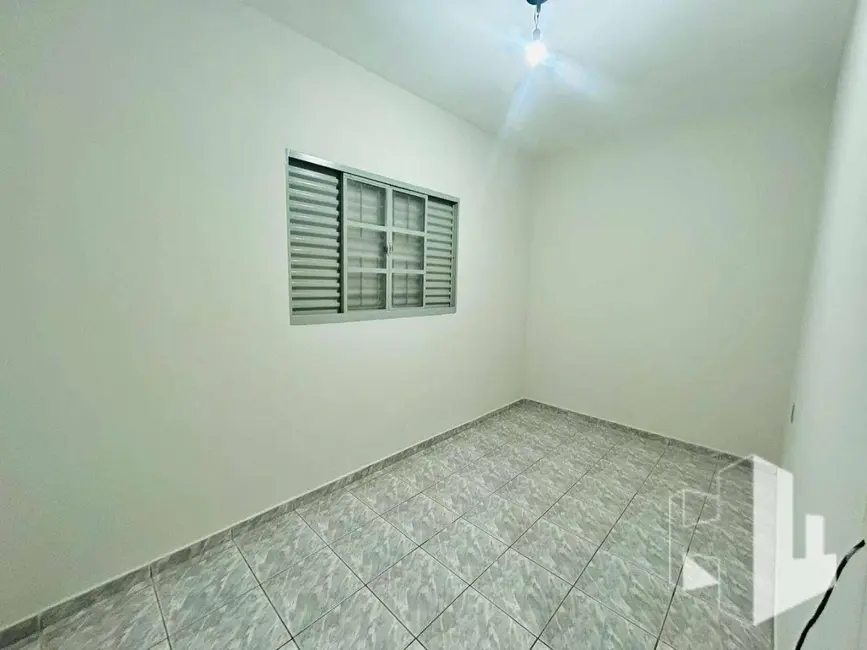 Foto 6 de Casa com 2 quartos para alugar, 125m2 em Jardim Olímpia, Jau - SP