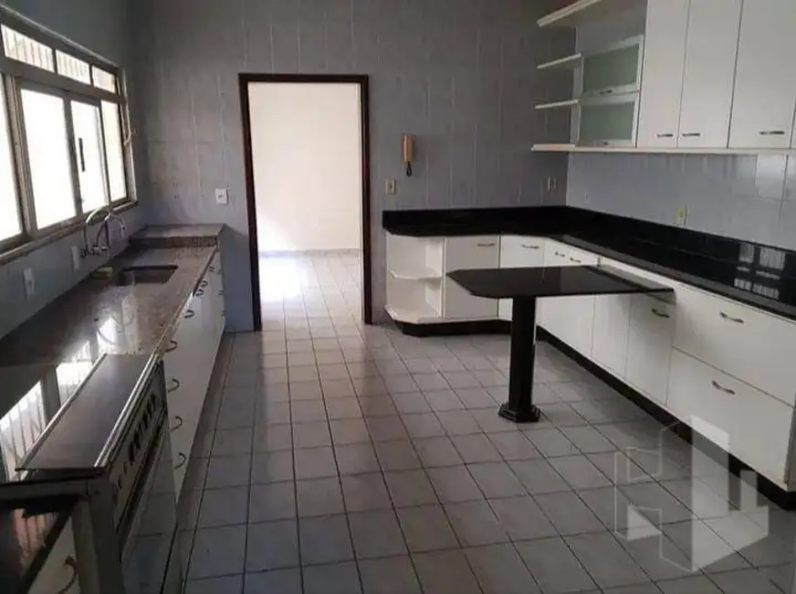 Foto 3 de Casa com 3 quartos à venda, 200m2 em Vila Nova Jaú, Jau - SP