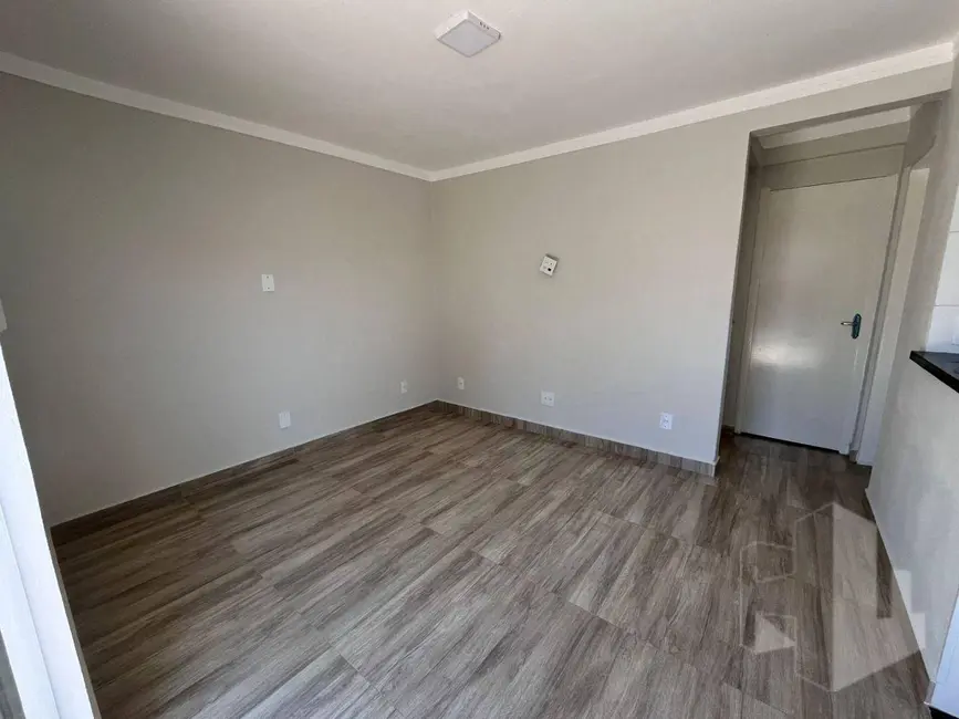 Foto 1 de Casa com 3 quartos para alugar, 250m2 em Jardim Rosa Branca, Jau - SP