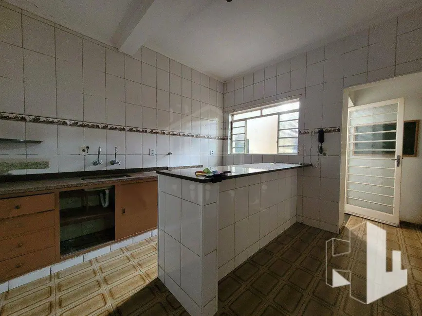 Foto 3 de Casa com 3 quartos à venda e para alugar, 162m2 em Vila Santa Terezinha, Jau - SP
