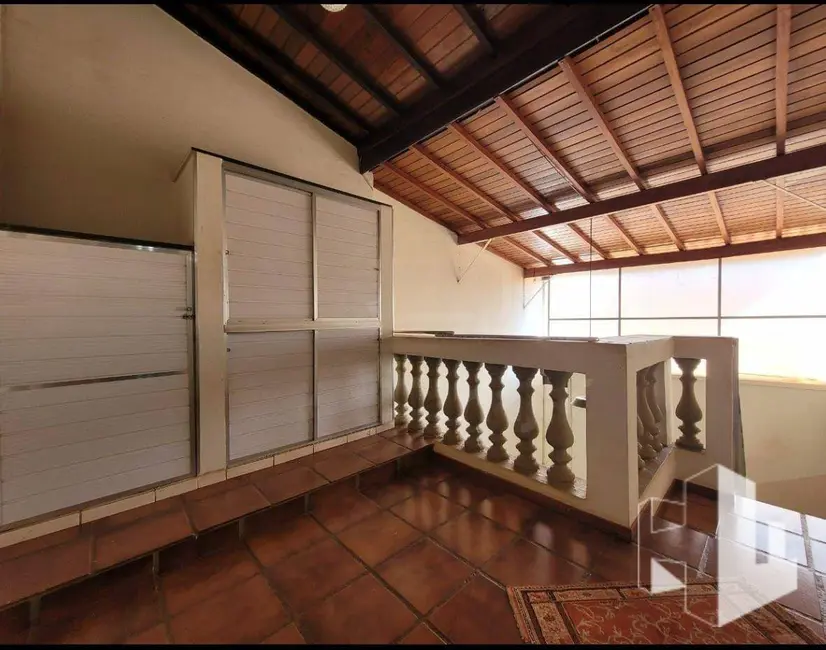 Foto 9 de Casa com 3 quartos à venda e para alugar, 162m2 em Vila Santa Terezinha, Jau - SP