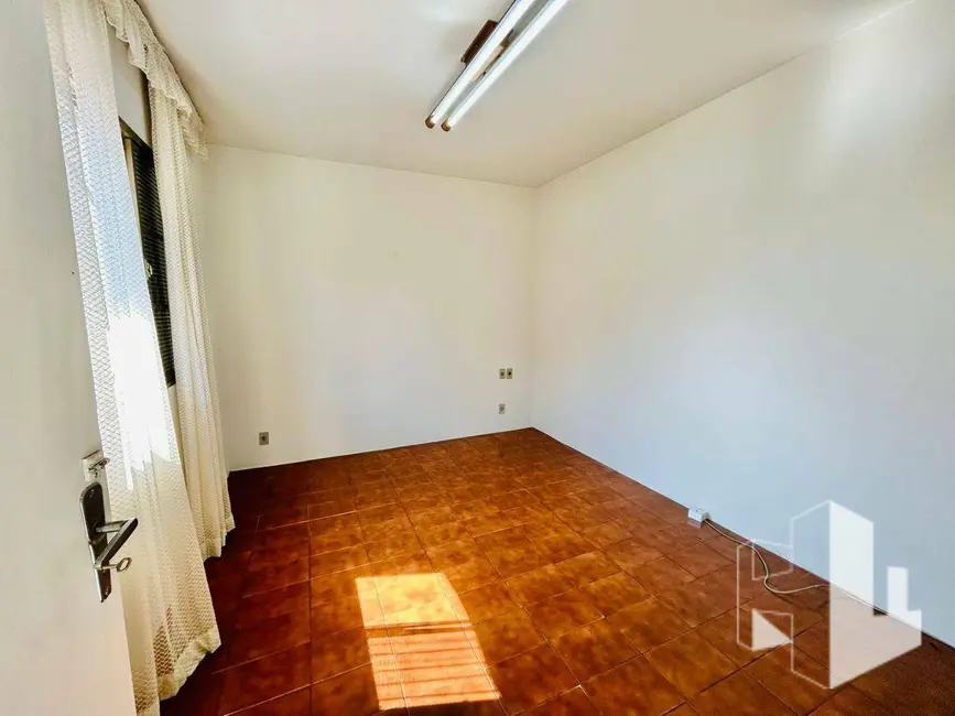 Foto 8 de Casa com 4 quartos à venda, 200m2 em Jardim das Paineiras, Jau - SP