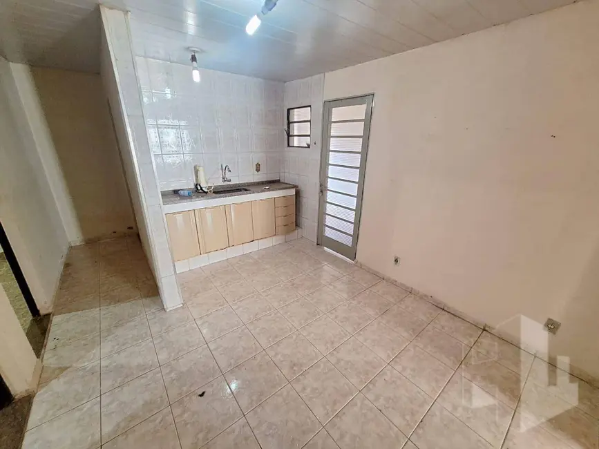 Foto 3 de Casa com 2 quartos à venda, 175m2 em Jardim Olímpia, Jau - SP