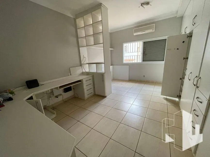 Foto 9 de Casa com 3 quartos à venda e para alugar, 250m2 em Jardim Continental, Jau - SP
