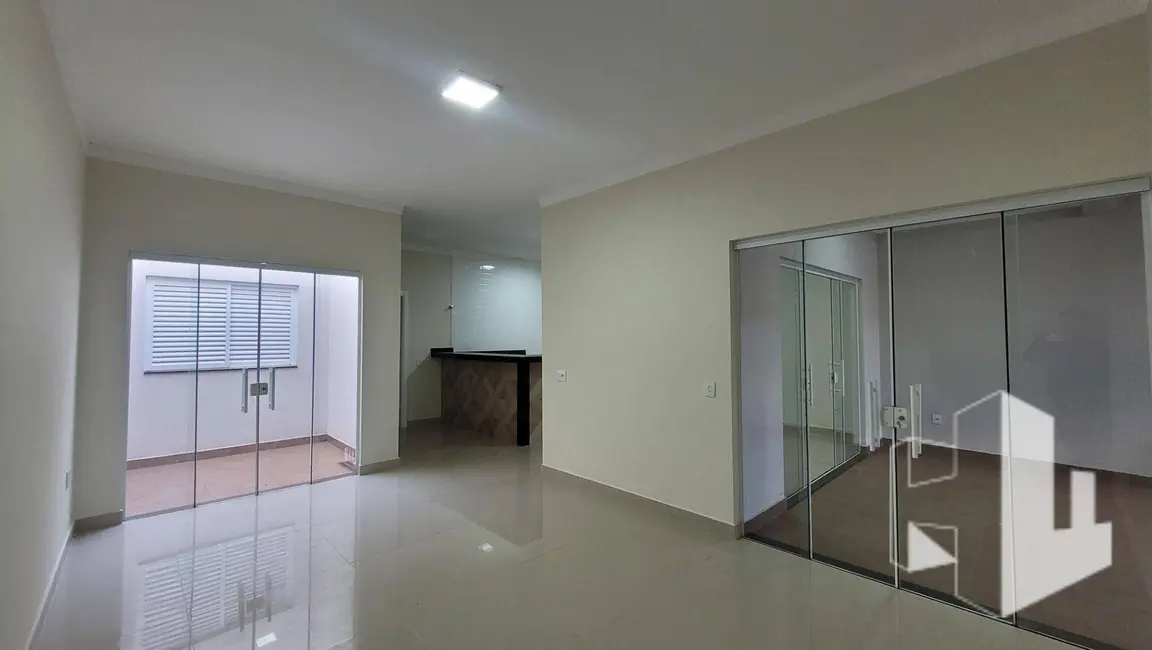 Casa com 4 quartos à venda, 200m2 em Jardim Campos Prado, Jau - SP - imagem 4 Foto 4 de Casa com 4 quartos à venda, 200m2 em Jardim Campos Prado, Jau - SP