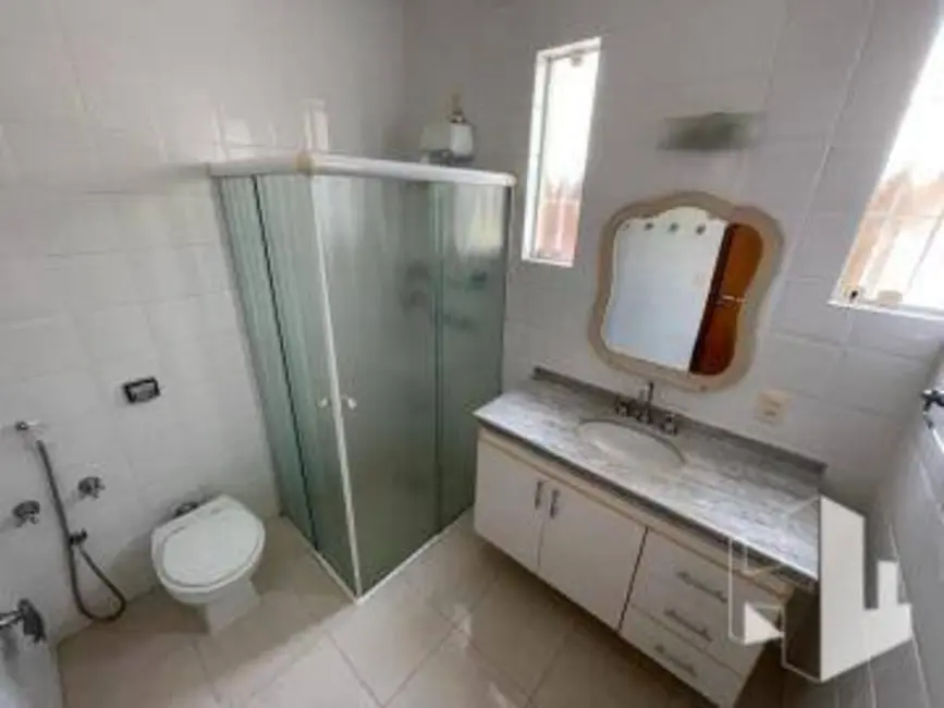 Foto 4 de Casa com 3 quartos à venda, 250m2 em Vila Nassif Name, Jau - SP