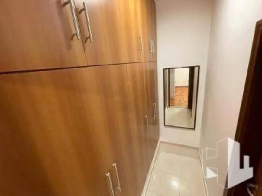 Foto 5 de Casa com 3 quartos à venda, 250m2 em Vila Nassif Name, Jau - SP
