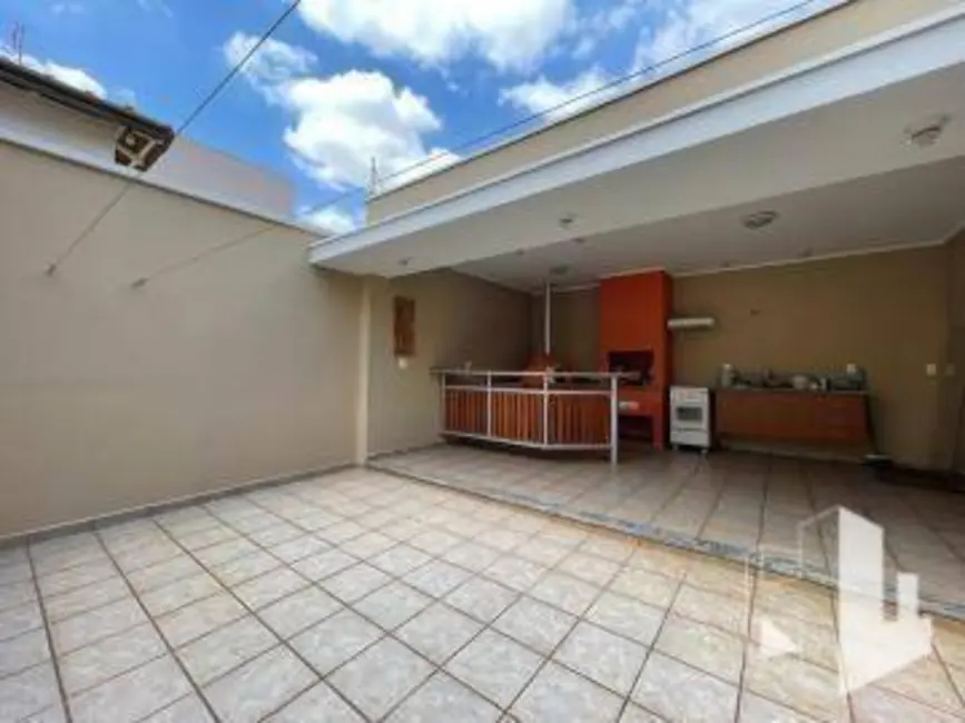 Foto 3 de Casa com 3 quartos à venda, 250m2 em Vila Nassif Name, Jau - SP