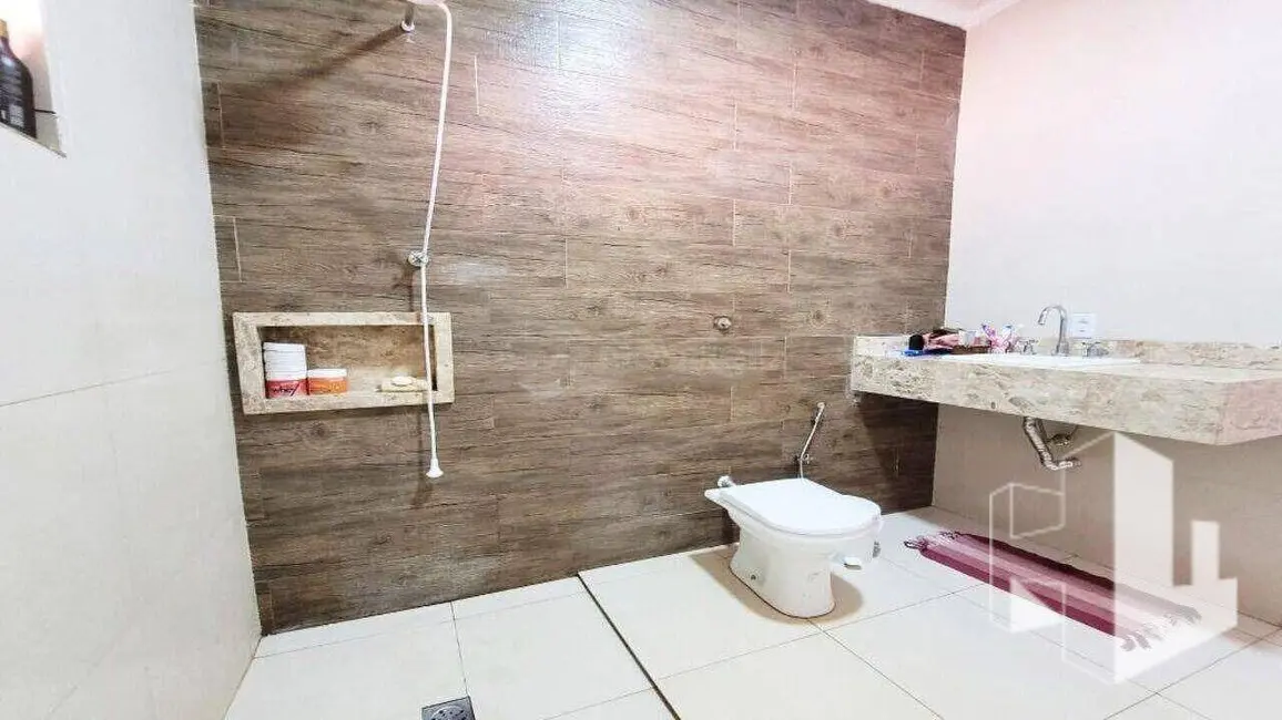 Foto 8 de Chácara com 3 quartos à venda, 226m2 em Vila Ribeiro, Jau - SP