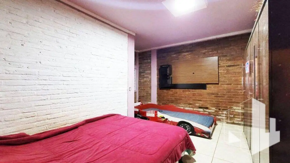 Foto 6 de Chácara com 3 quartos à venda, 226m2 em Vila Ribeiro, Jau - SP