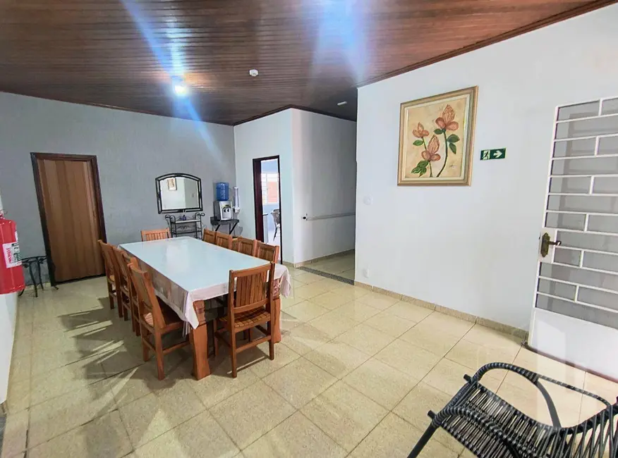 Foto 4 de Casa com 3 quartos para alugar, 426m2 em Vila Brasil, Jau - SP
