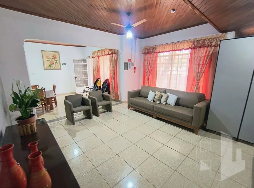 Foto 8 de Casa com 3 quartos para alugar, 426m2 em Vila Brasil, Jau - SP
