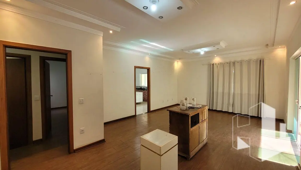 Casa com 3 quartos à venda, 300m2 em Jardim Santa Rosa, Jau - SP - imagem 1 Foto 1 de Casa com 3 quartos à venda, 300m2 em Jardim Santa Rosa, Jau - SP