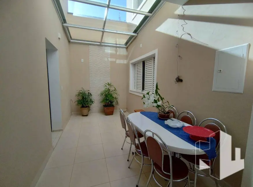 Foto 3 de Casa com 4 quartos à venda, 256m2 em Vila Quinze de Novembro, Jau - SP