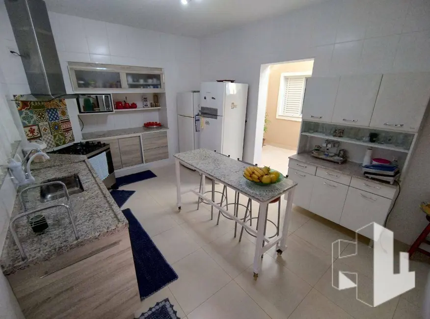 Foto 4 de Casa com 4 quartos à venda, 256m2 em Vila Quinze de Novembro, Jau - SP