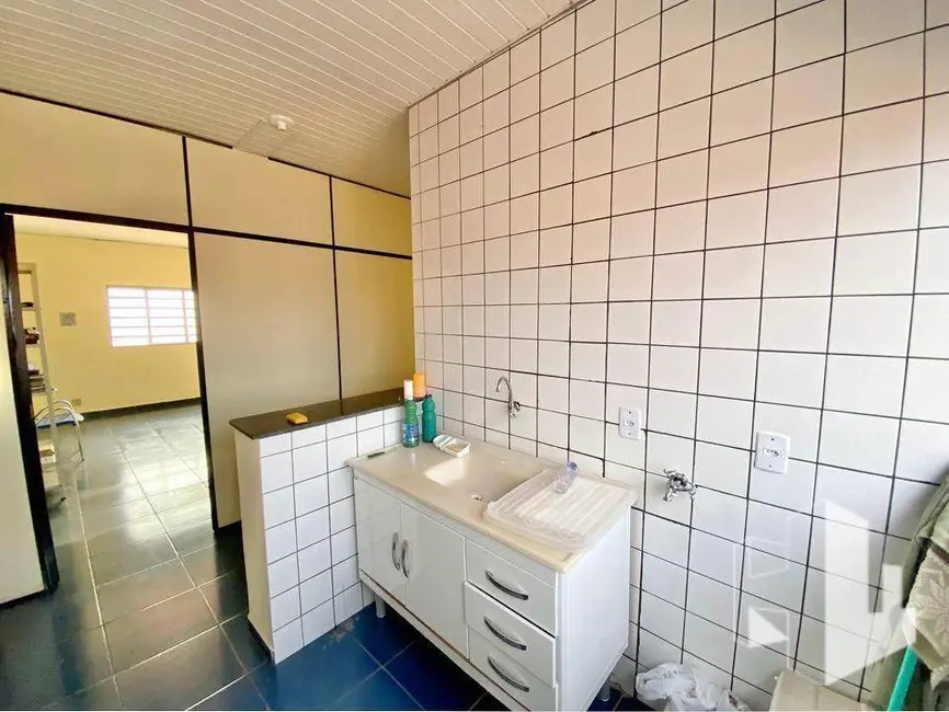 Foto 3 de Kitnet com 1 quarto para alugar, 45m2 em Jardim Orlando Chesini Ometto, Jau - SP