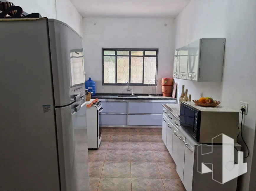 Chácara com 2 quartos à venda, 330m2 em Centro, Itaju - SP - imagem 7 Foto 7 de Chácara com 2 quartos à venda, 330m2 em Centro, Itaju - SP