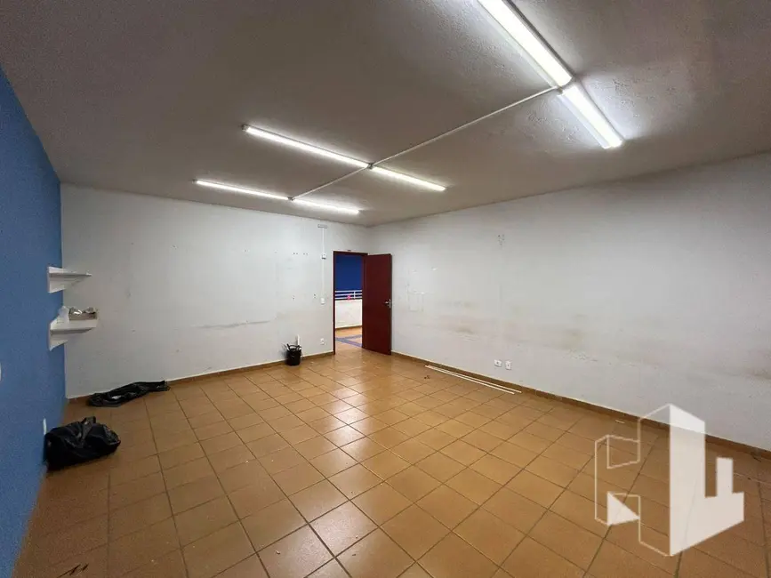 Foto 4 de Casa com 4 quartos para alugar, 275m2 em Centro, Jau - SP