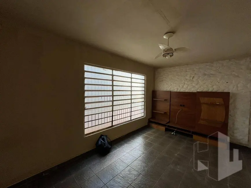 Foto 1 de Casa com 4 quartos para alugar, 300m2 em Vila Brasil, Jau - SP