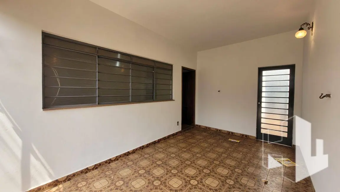 Foto 1 de Casa com 3 quartos para alugar, 10m2 em Vila Assis, Jau - SP