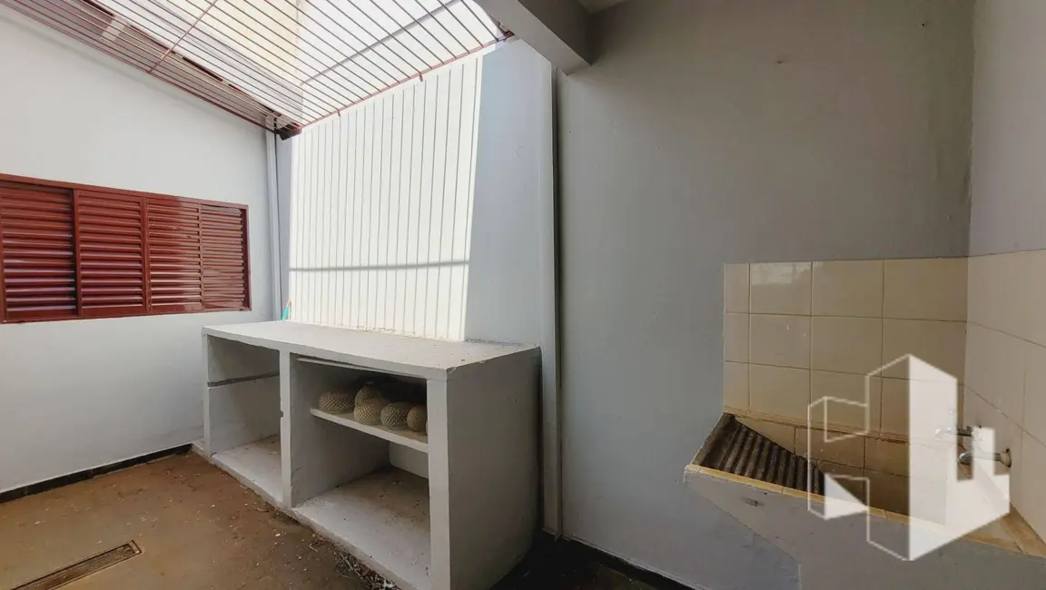 Foto 8 de Casa com 2 quartos à venda, 250m2 em Jardim Itamarati, Jau - SP