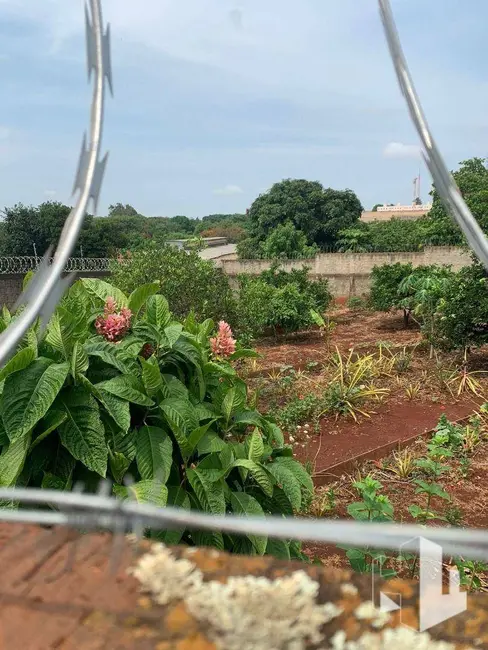 Foto 1 de Terreno / Lote à venda, 297m2 em Centro, Bariri - SP