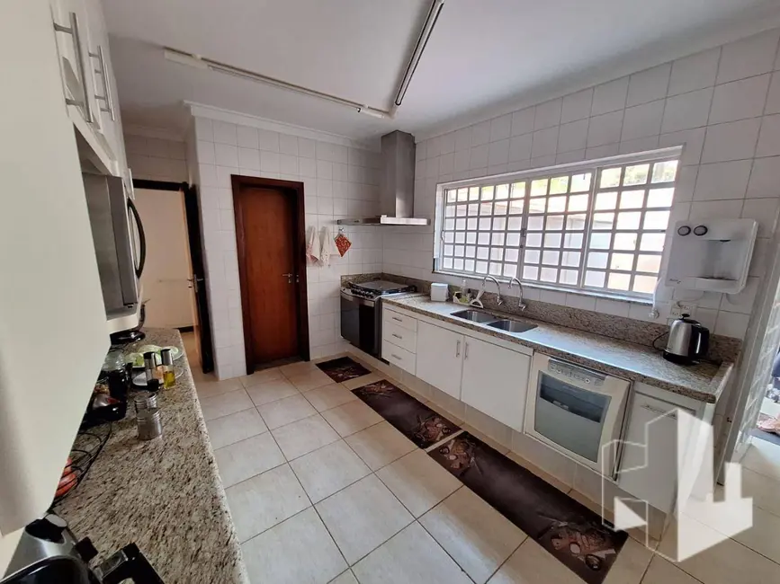 Foto 4 de Casa com 3 quartos à venda, 420m2 em Jardim Alvorada, Jau - SP