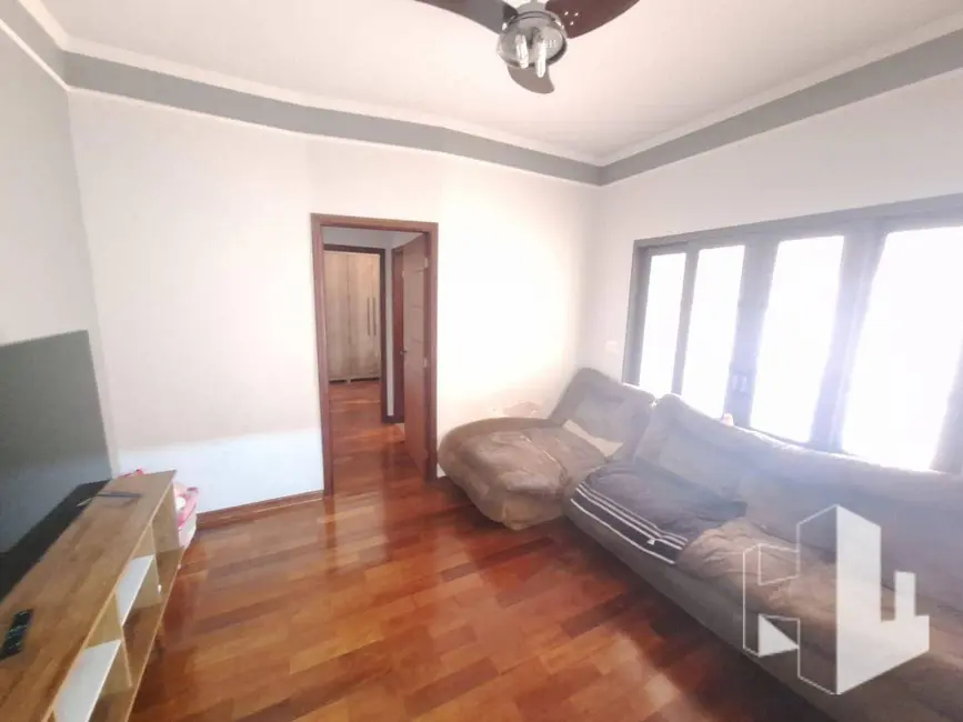 Foto 4 de Casa com 2 quartos à venda, 379m2 em Jardim Maria Luiza II, Jau - SP
