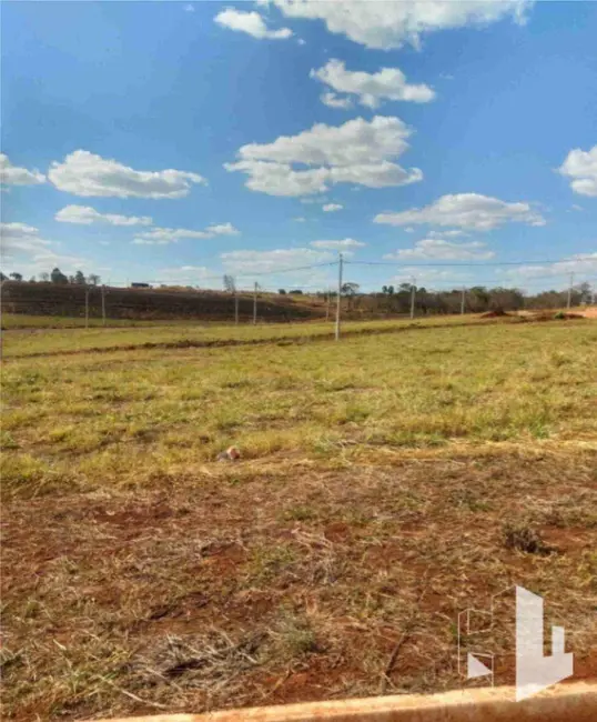Foto 1 de Terreno / Lote à venda, 250m2 em Jau - SP