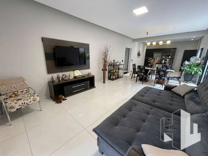 Foto 2 de Casa com 3 quartos à venda, 275m2 em Jardim Parati, Jau - SP