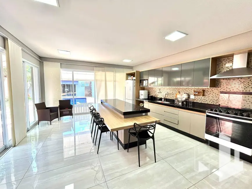 Foto 6 de Casa com 3 quartos à venda, 470m2 em Vila Brasil, Jau - SP