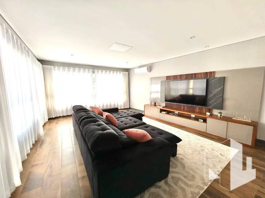 Foto 2 de Casa com 3 quartos à venda, 470m2 em Vila Brasil, Jau - SP