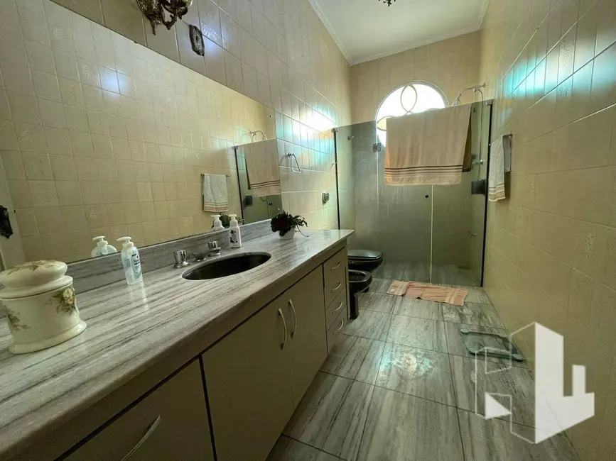 Foto 6 de Casa com 3 quartos à venda, 260m2 em Centro, Jau - SP